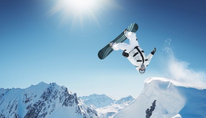 九游娱乐网站体验棒-煞车与转弯的艺术：精准驾驶的背后机密