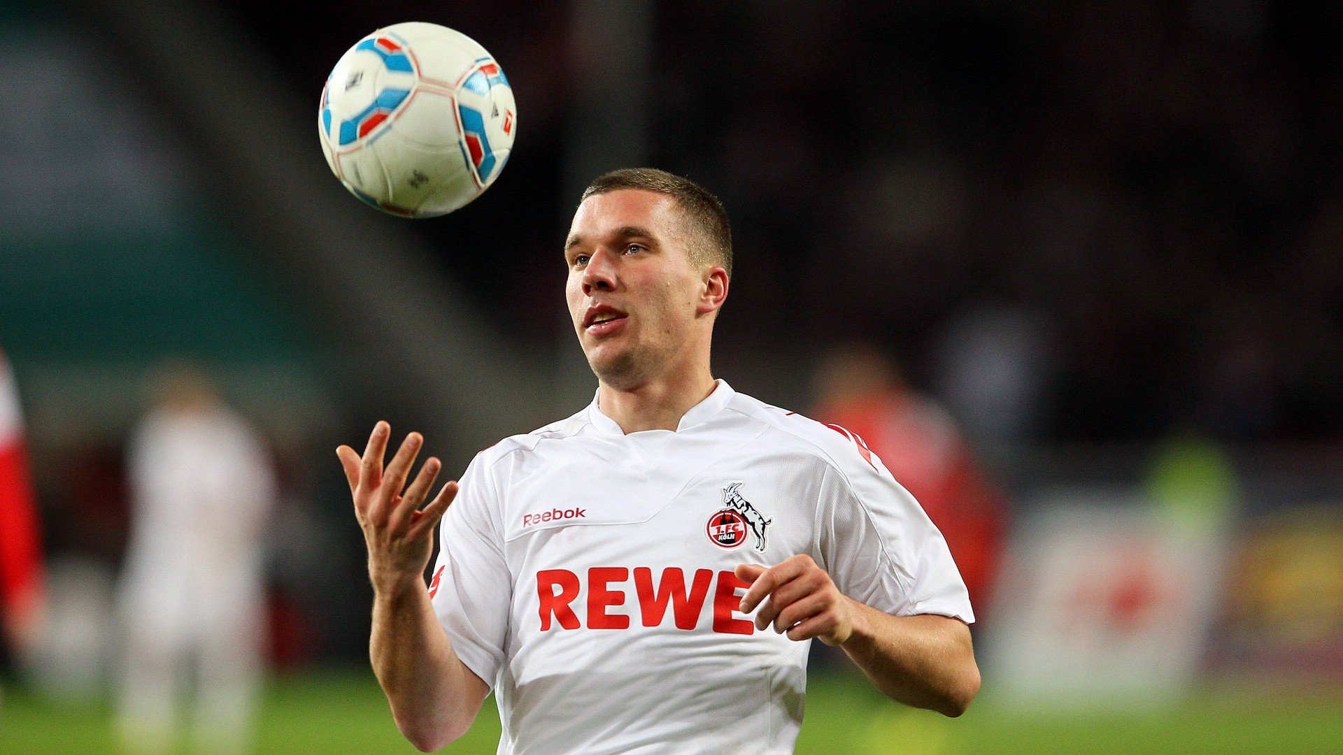 关注——中国足球国际交流日益频繁，谈中国足球