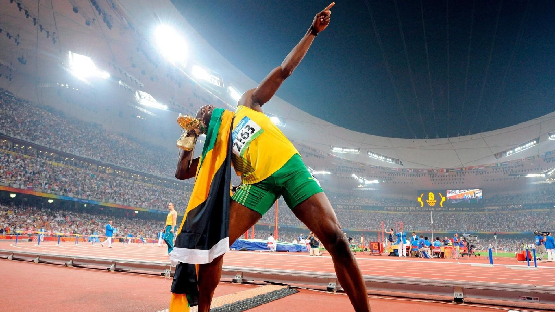 美国队在巴黎奥运会比赛中展现出高效的快攻配合，巴西奥运会美国队重跑