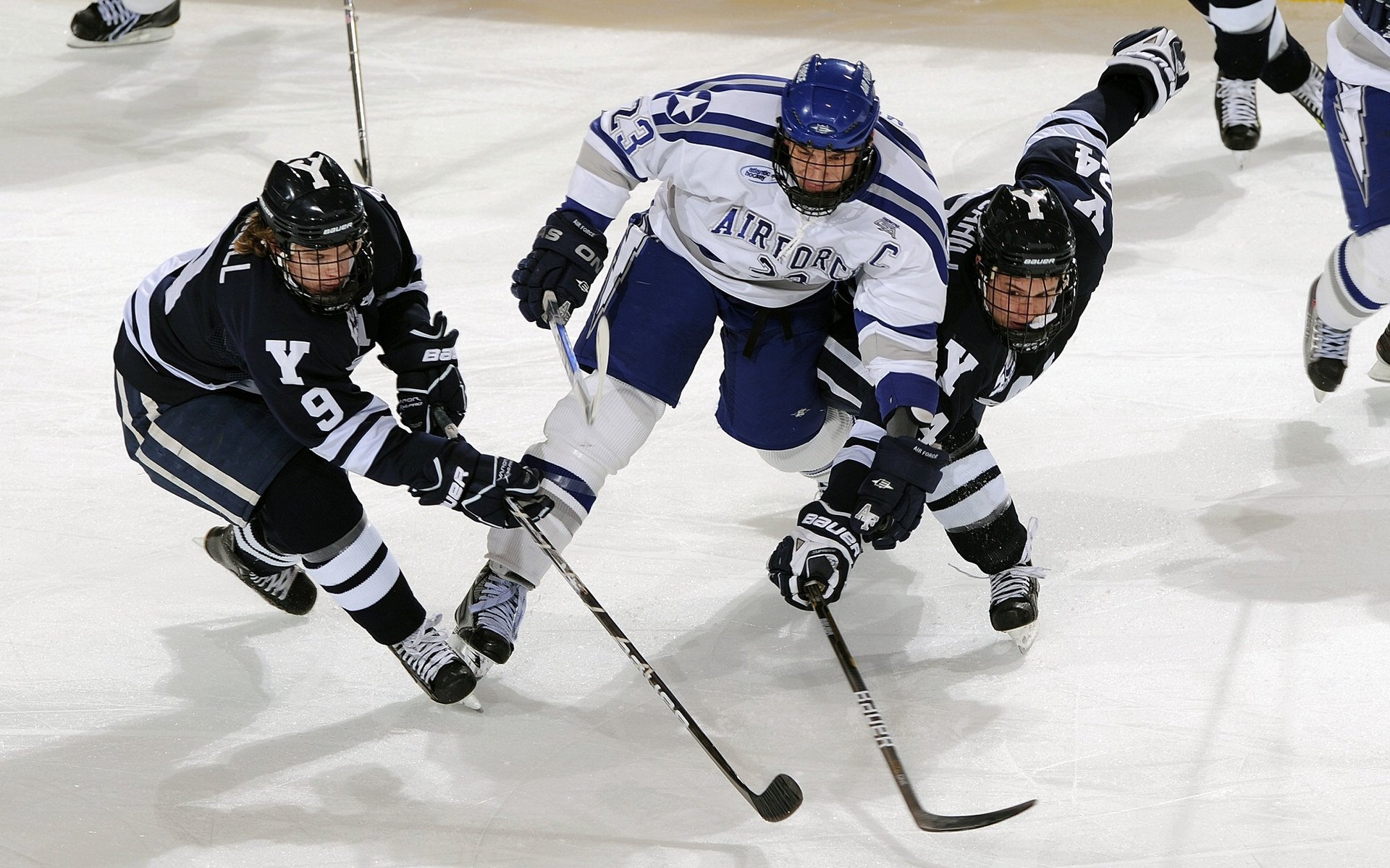 青少年“智慧篮”科技创新产品在全国青训展览中获奖,青少年智能设计大赛
